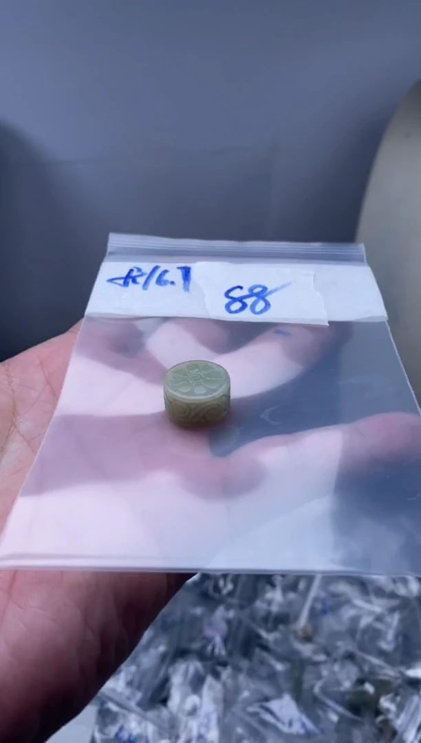 颈饰未镶嵌翡翠天然缅甸翡翠珠子