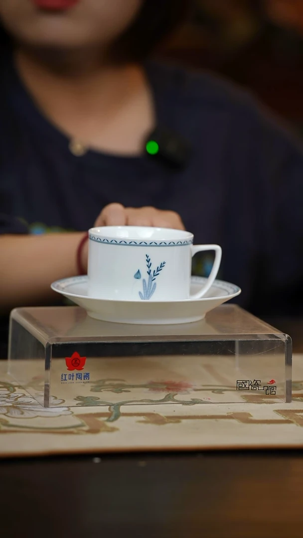1个正价春华实录咖啡杯套组（简）