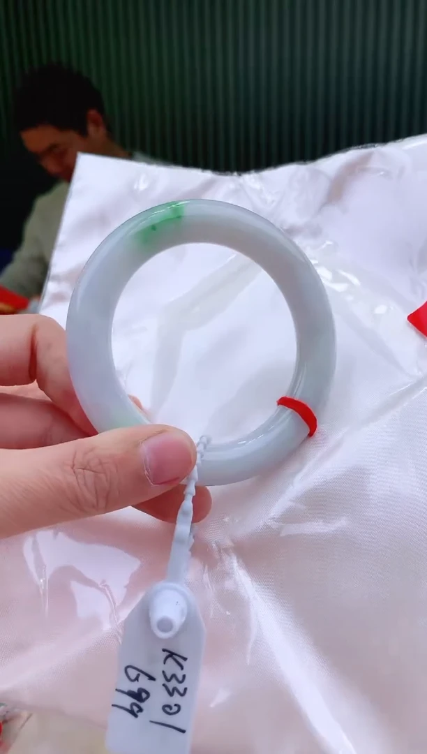 未镶嵌手镯翡翠55+