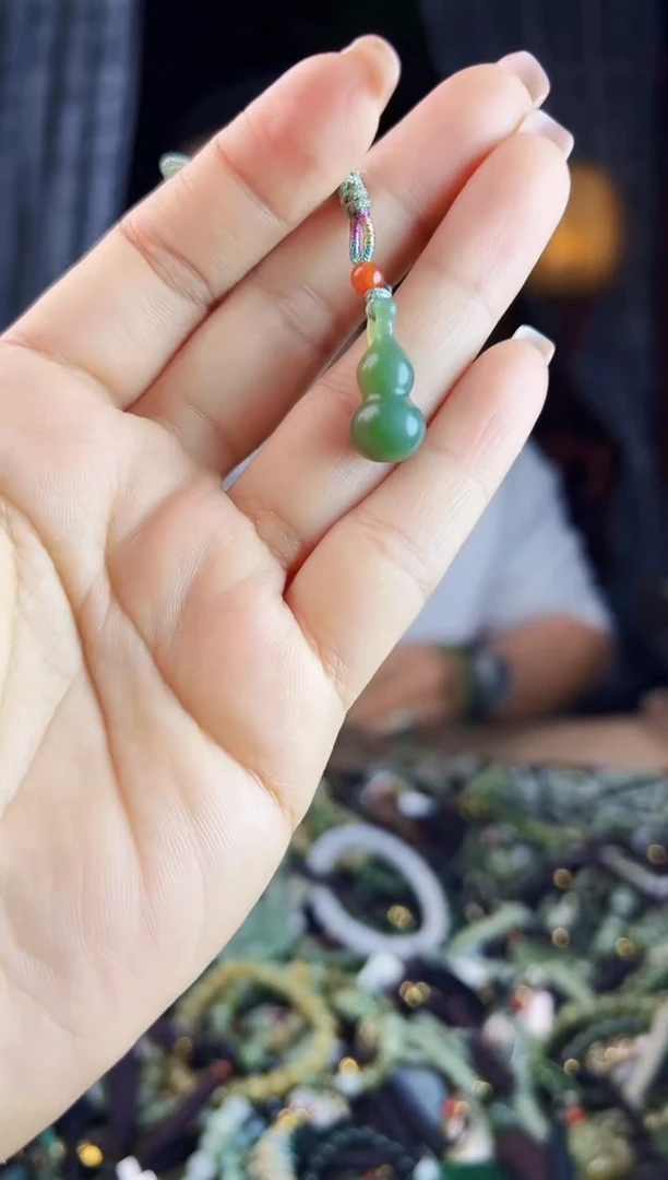 未镶嵌和田玉挂件1