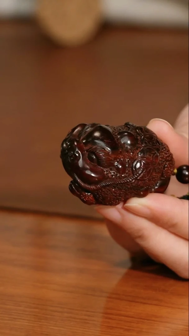 DD小叶紫檀金蟾手把件