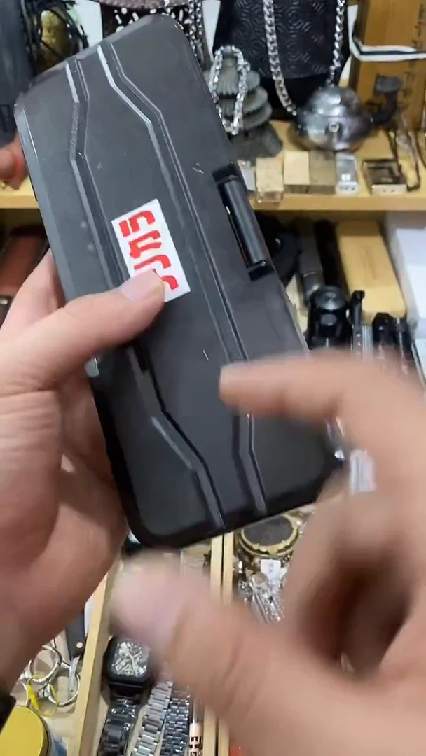 瓷片闪购商品  如图所示