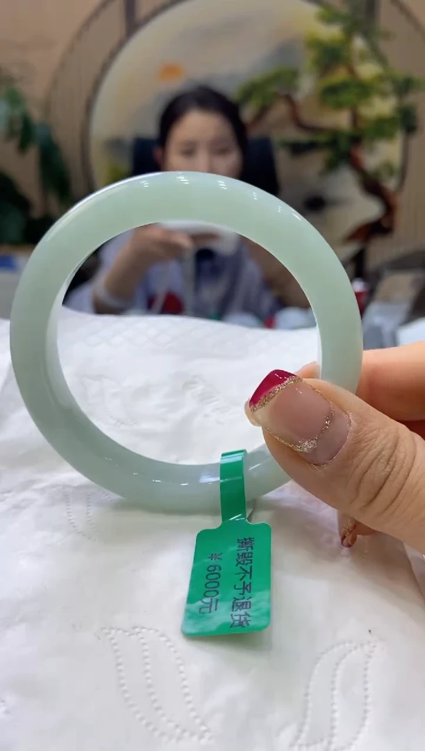 【闪购商品】翡翠手镯未镶嵌99903110