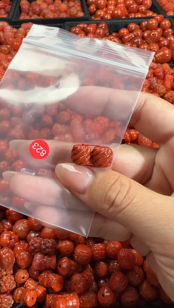 颈饰未镶嵌南红玛瑙1