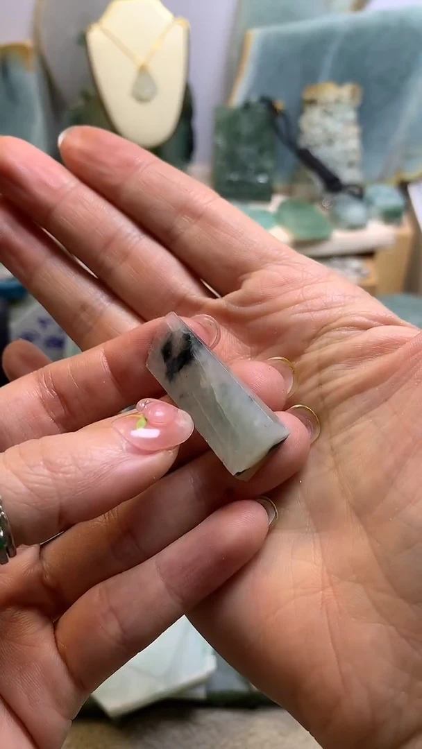 【闪购商品】翡翠挂件未镶嵌缅甸A货翡翠，没有运费险