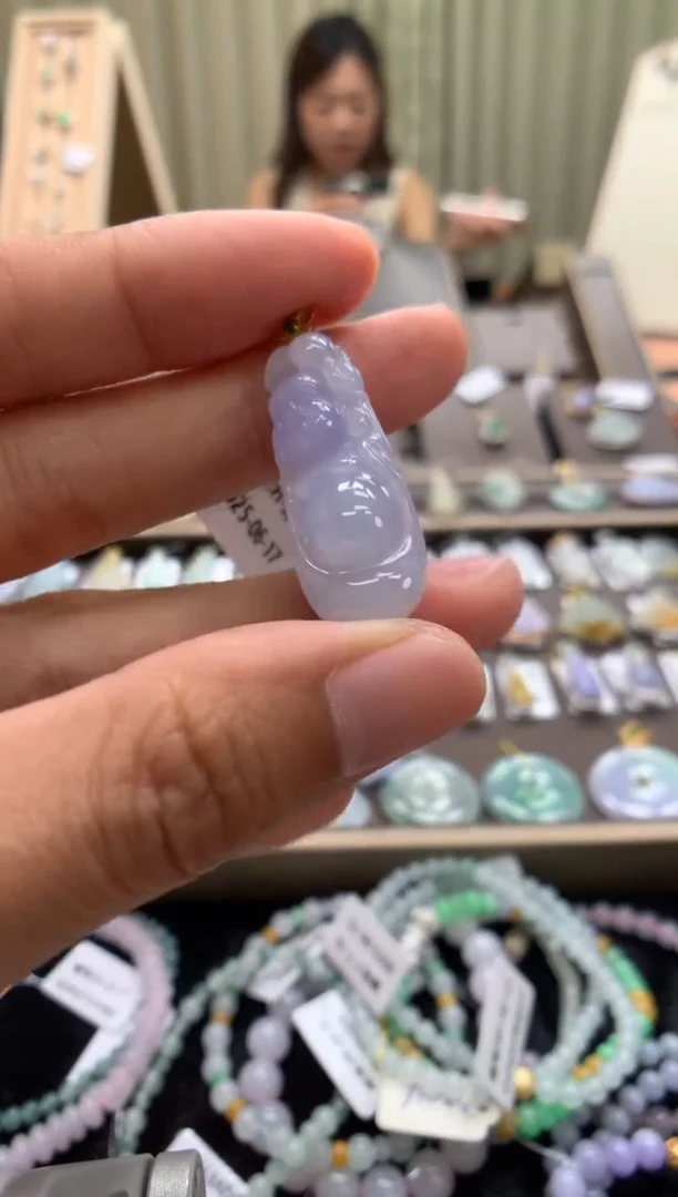翡翠18K金镶嵌颈饰佛公