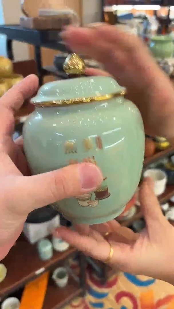 其他          茶具D