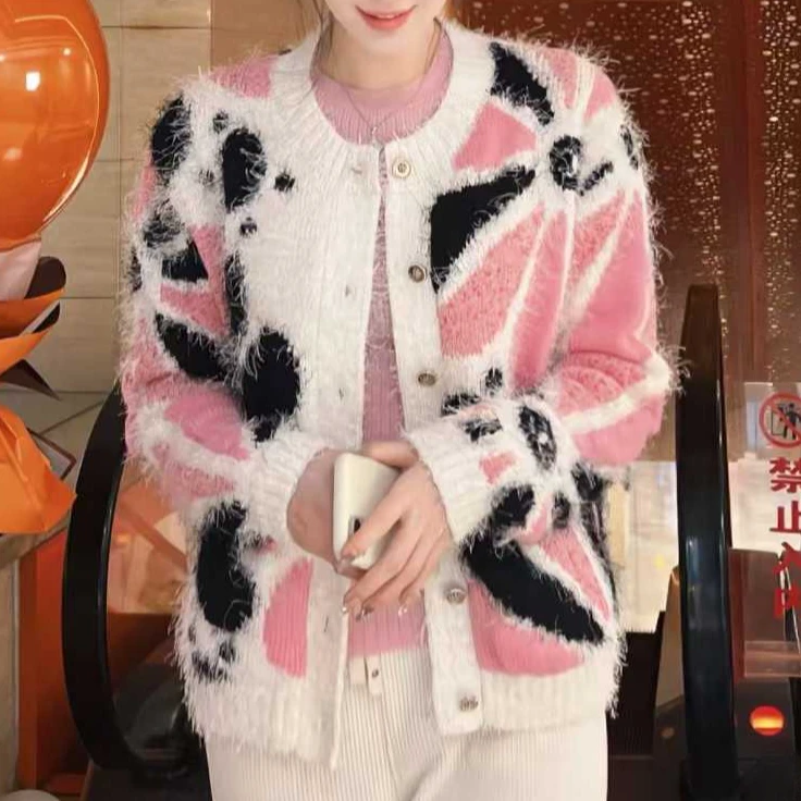 99新 Chanel/香奈儿 34码23K粉白黑混色花朵钻扣长袖开衫