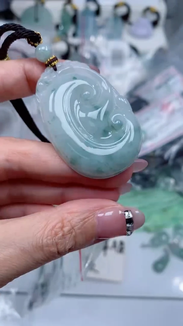 颈饰未镶嵌翡翠吊坠