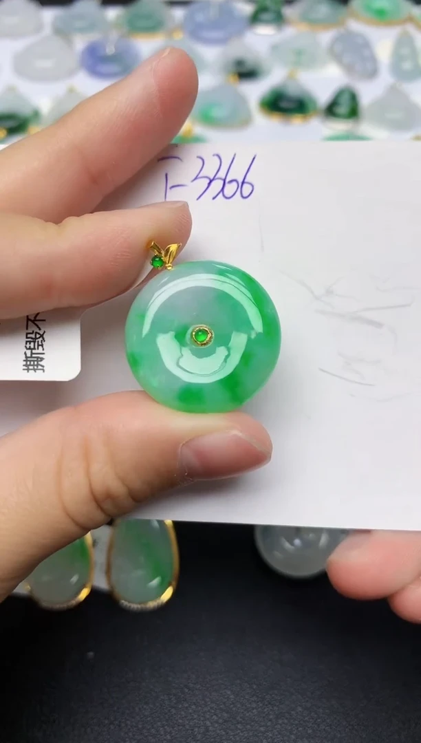 颈饰18K金镶嵌翡翠天然缅甸A货翡翠百元以上9元证书费自理