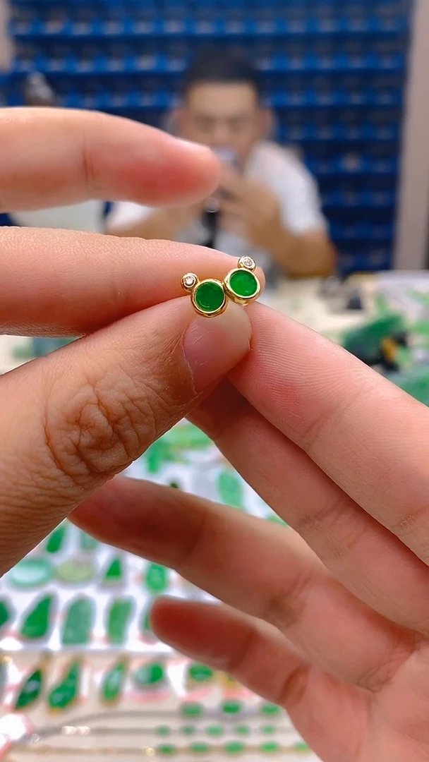 颈饰未镶嵌翡翠新号开播 全场乱卖