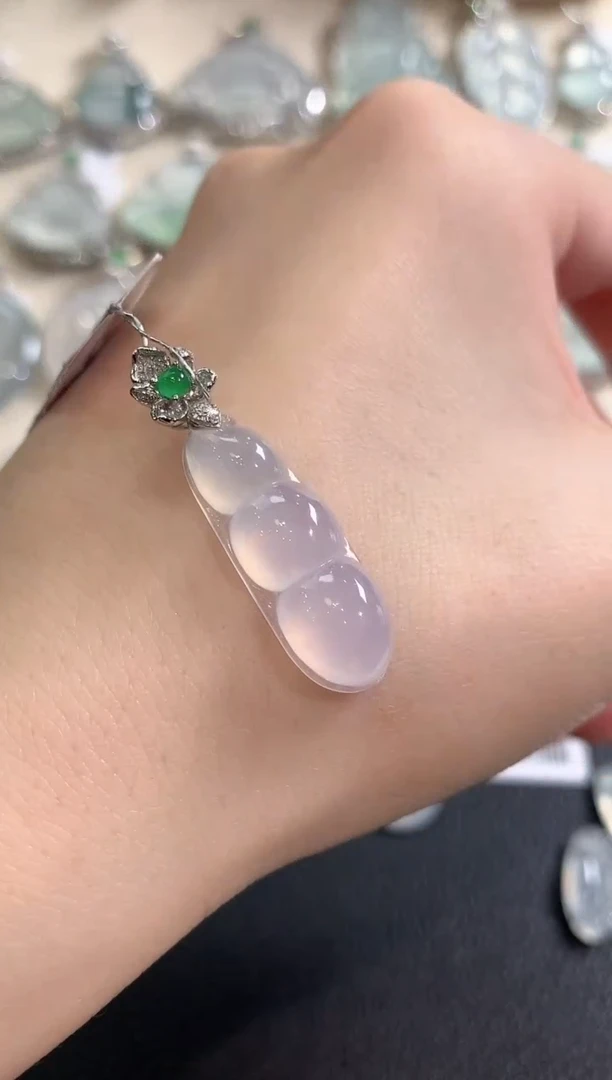 吊坠(不含链)18K金镶嵌翡翠冬日珠宝Q31