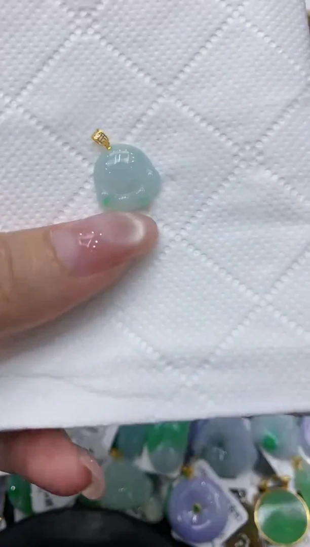 翡翠18K金镶嵌颈饰111111111