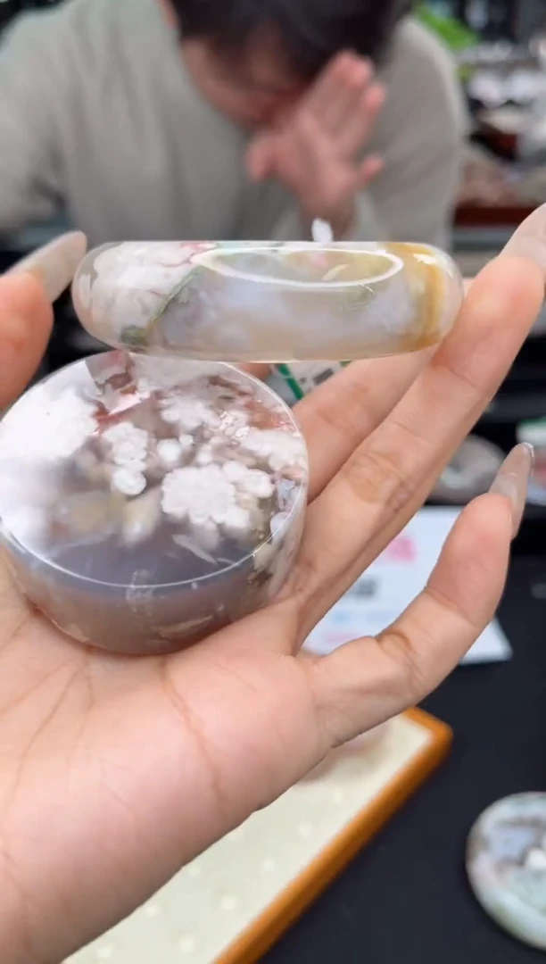 【闪购商品】石英质玉手镯未镶嵌54圈口（赠送镯心）6590523