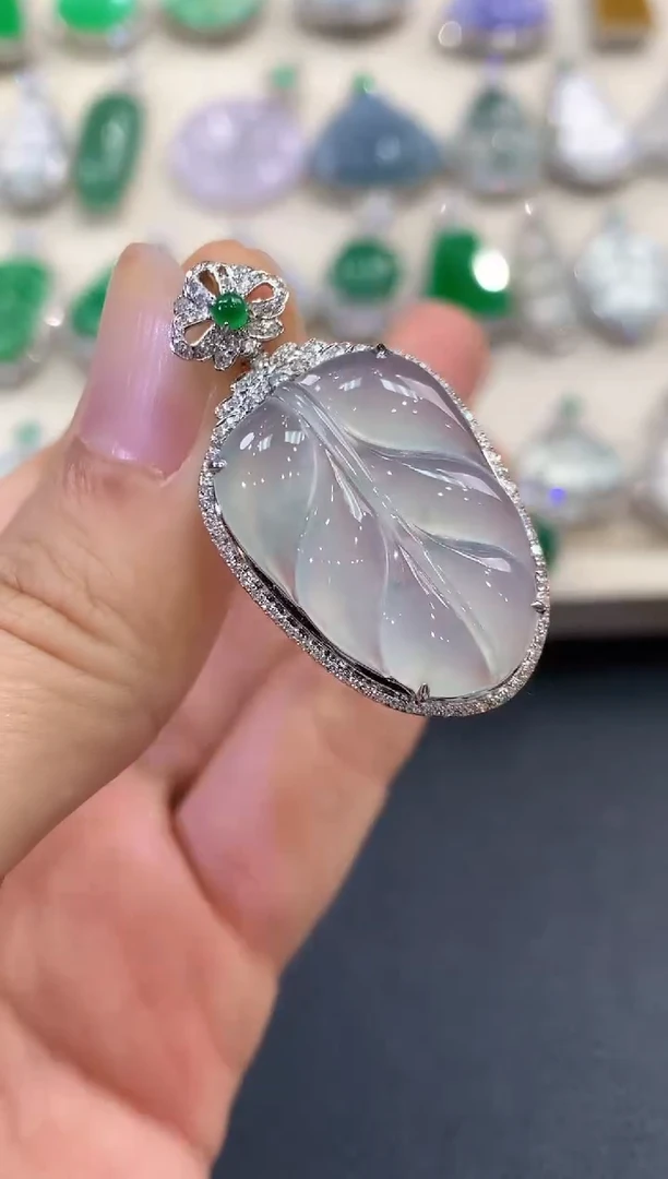 【闪购商品】翡翠吊坠(不含链)18K金镶嵌B86      