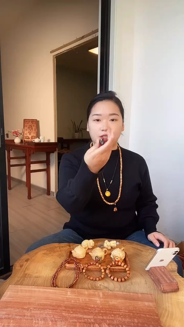 木质小哈基米摆件挂件装饰品