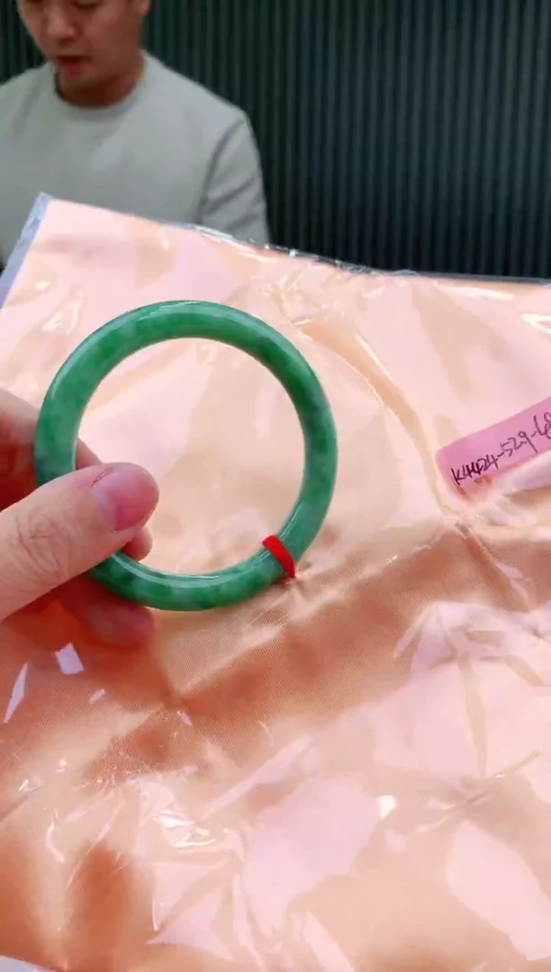 未镶嵌手镯翡翠52+