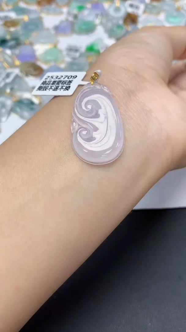 翡翠18K金镶嵌颈饰天然a货翡翠