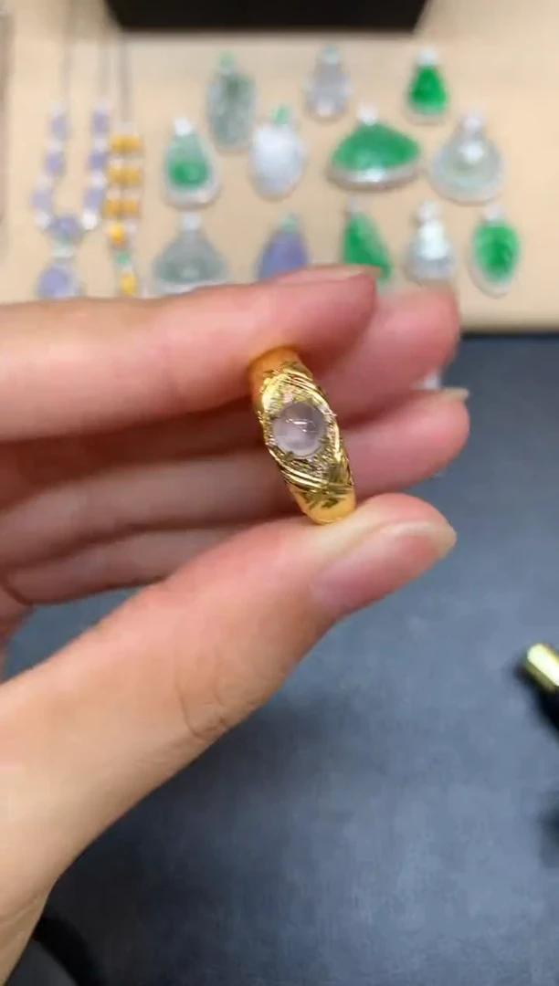 18K金镶嵌戒指翡翠葫芦【无服务费