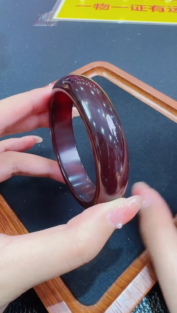 【闪购商品】玛瑙/玉髓手镯未镶嵌发一件