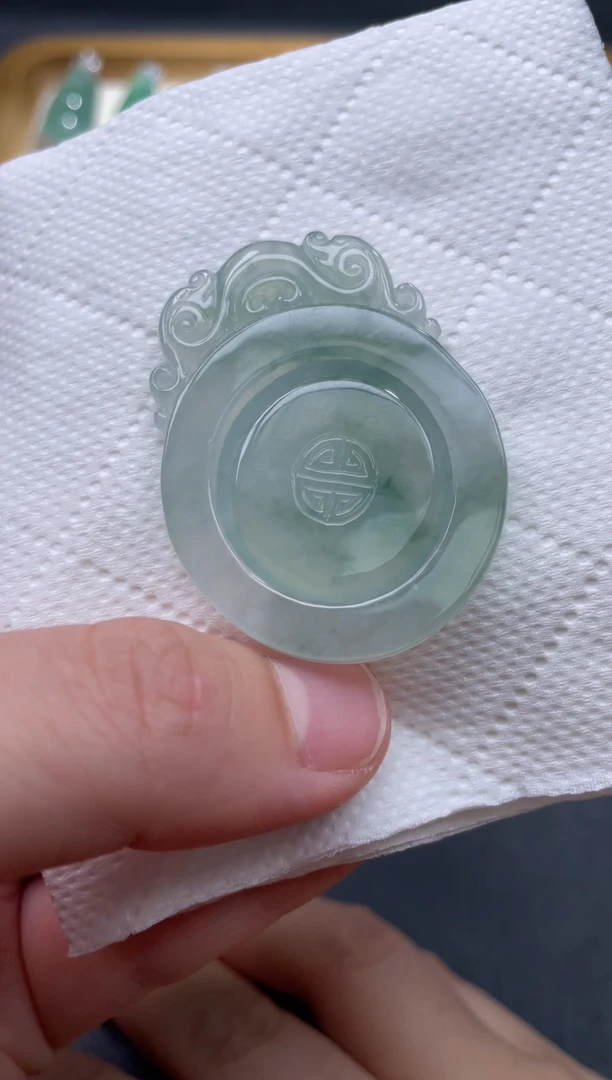 翡翠未镶嵌颈饰16.......