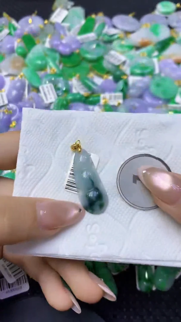 颈饰未镶嵌翡翠天然缅甸翡翠A货