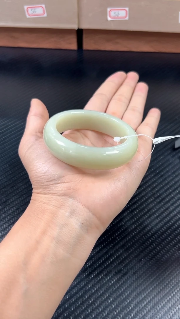 未镶嵌手镯和田玉S****e且末微色差53+ 迪克兰二细