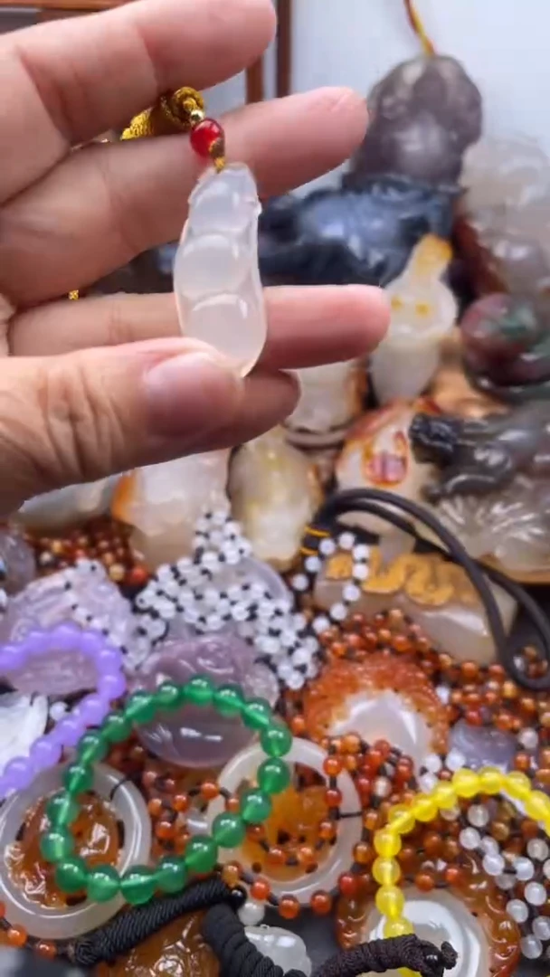 玛瑙/玉髓颈饰未镶嵌AA