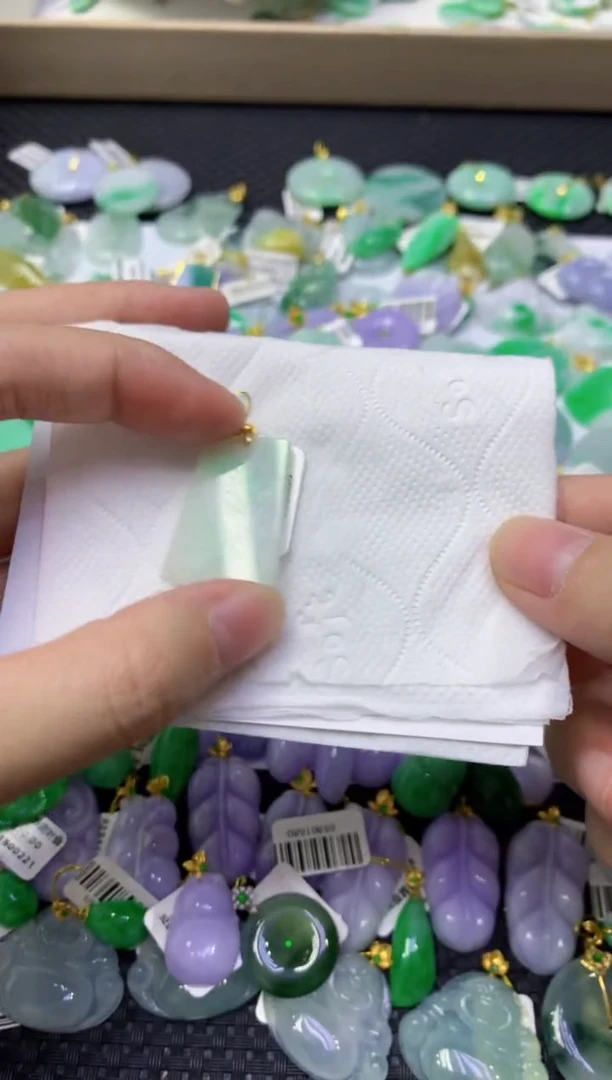 颈饰未镶嵌翡翠天然缅甸翡翠A货