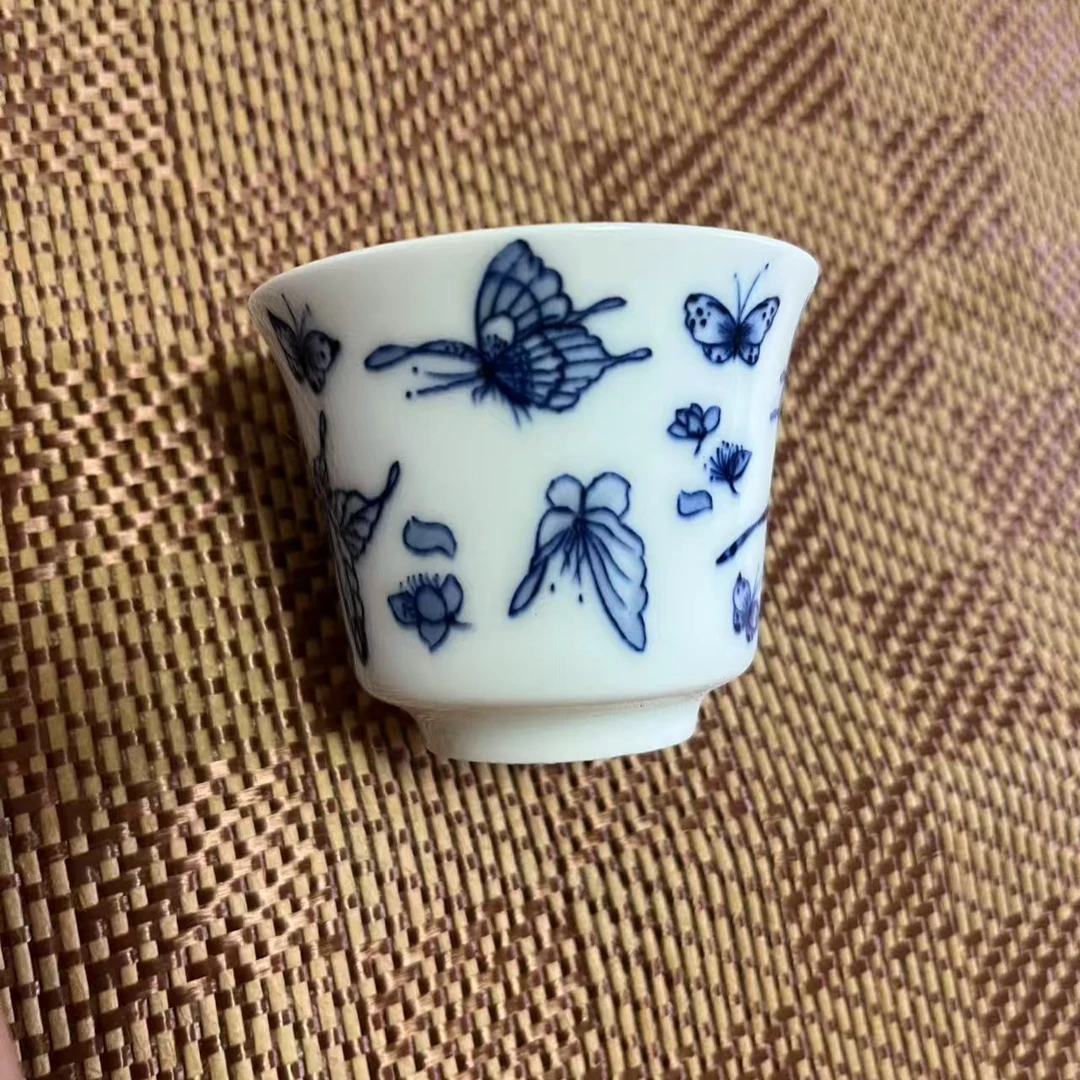 景德镇青花手绘蝴蝶主人杯