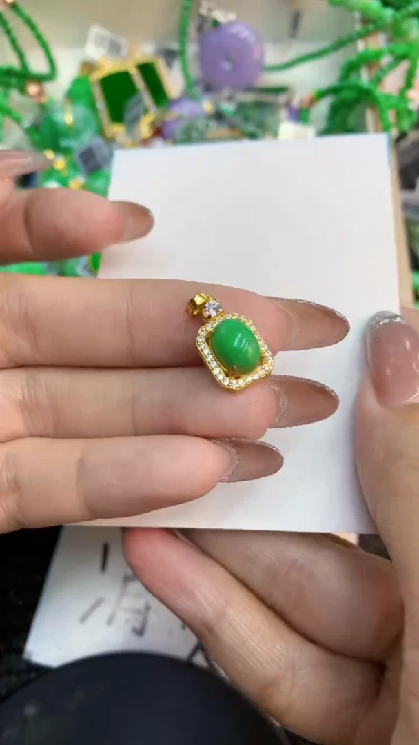 颈饰未镶嵌翡翠1