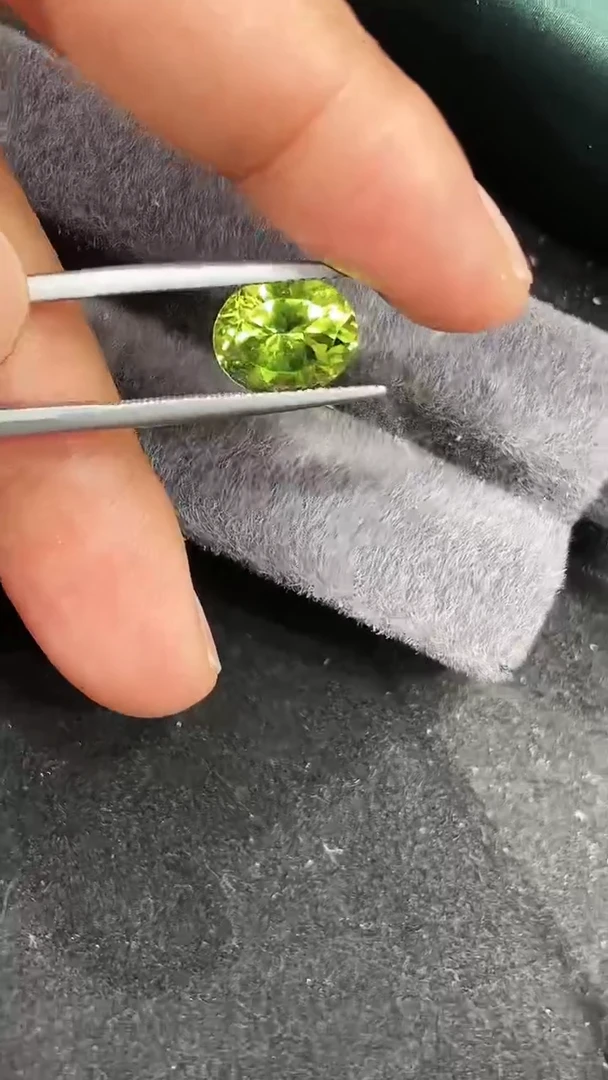 【闪购商品】定制橄榄石定制未镶嵌3.85克拉缅甸国际证书天然无烧