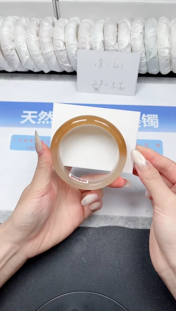 未镶嵌手镯石英质玉77-61.3