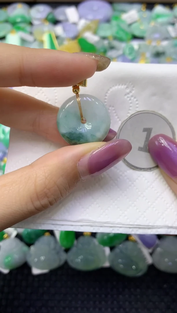 颈饰未镶嵌翡翠天然缅甸翡翠A货