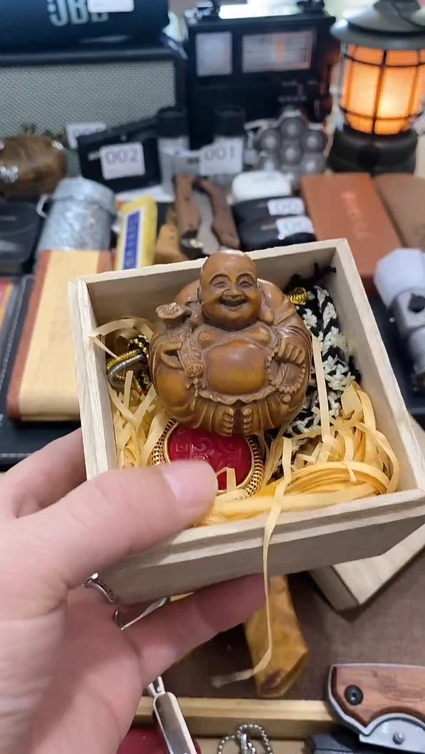 瓷片闪购商品  如图所示