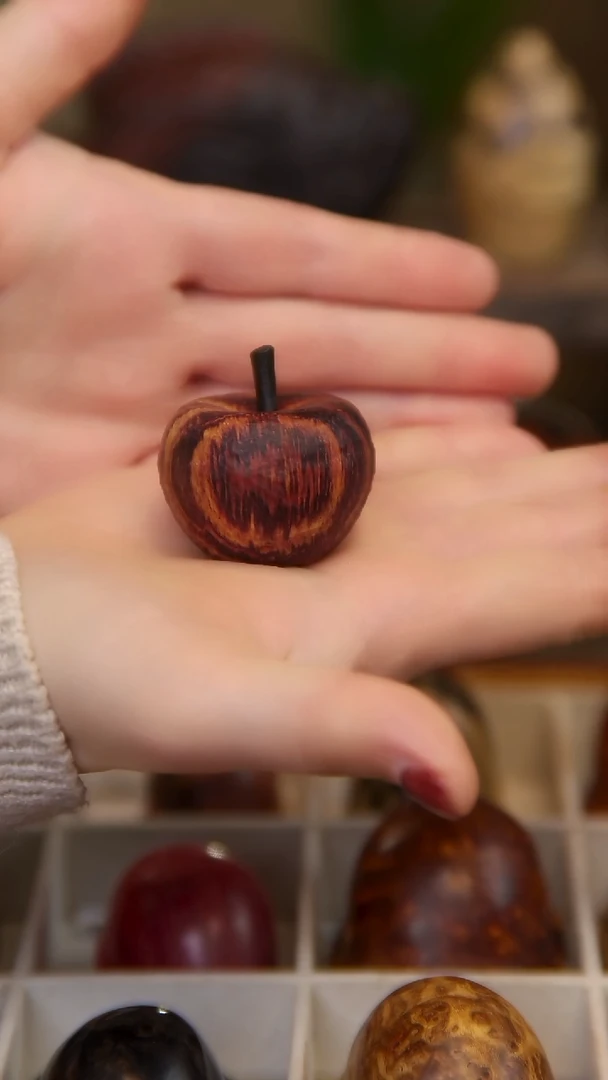 【闪购商品】木越南黄花梨紫油梨苹果