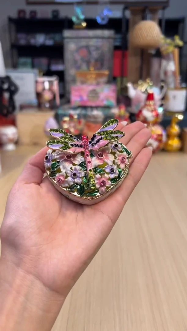 162七宝白色蜻蜓爱心盒