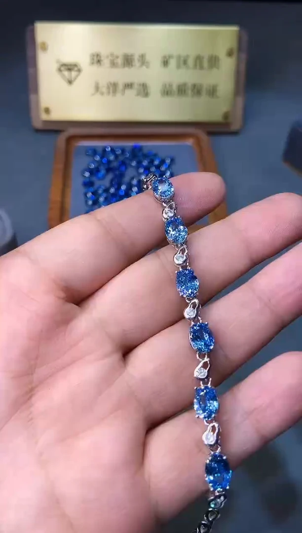 银S925镶嵌手链海蓝宝石....