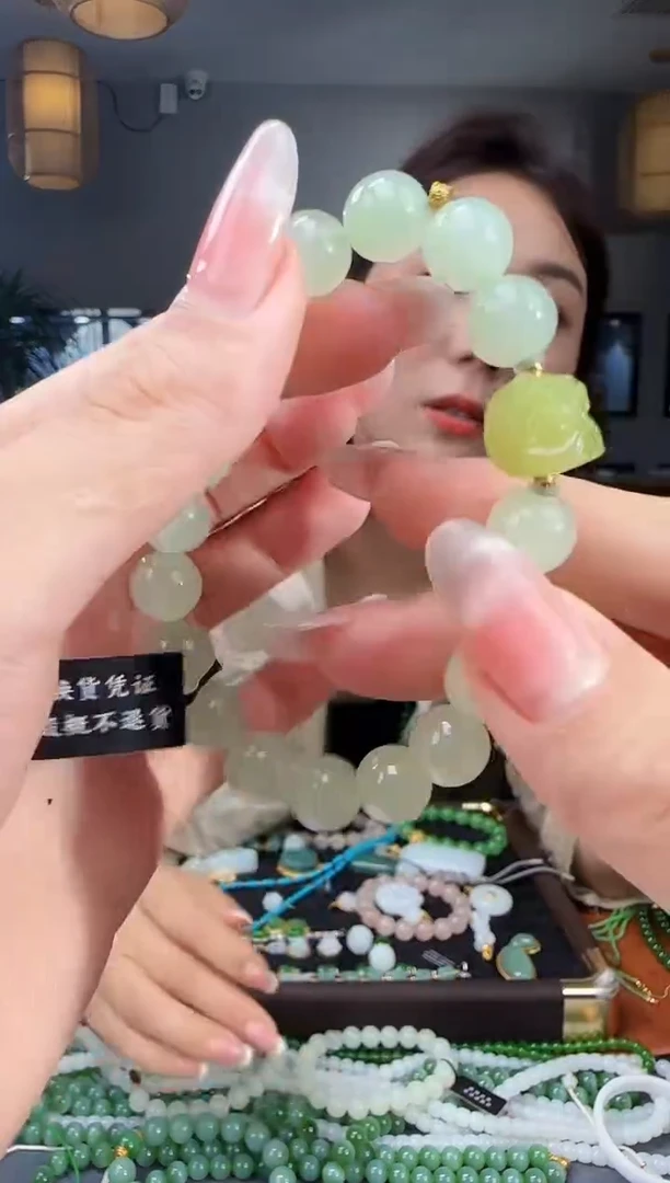 未镶嵌手链和田玉1
