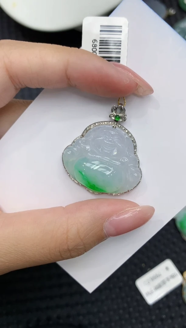 翡翠18K金镶嵌颈饰111111111