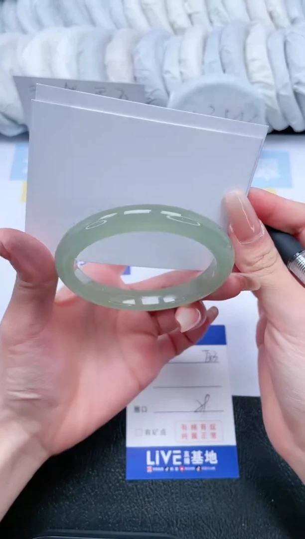 【闪购商品】石英质玉手镯未镶嵌T303-59