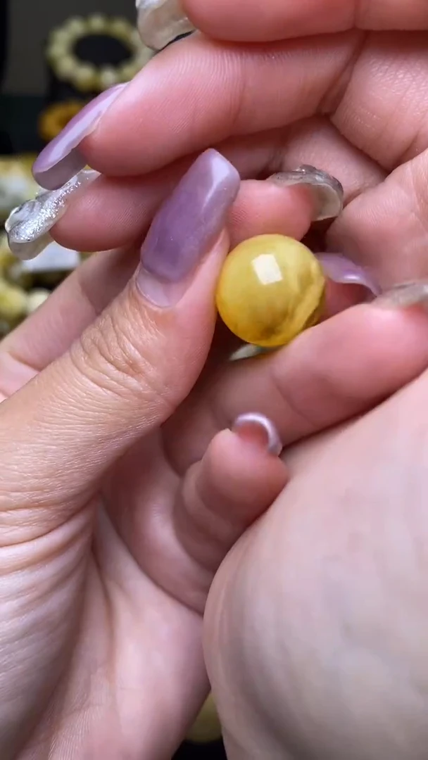 【闪购商品】琥珀裸石未镶嵌葵. 79