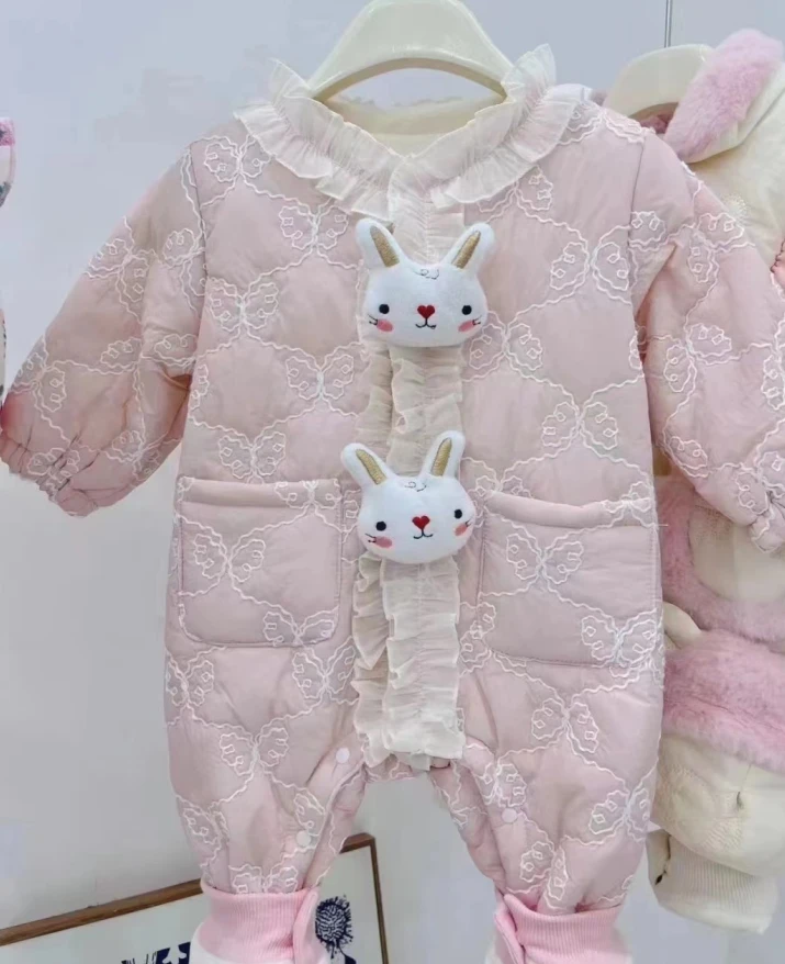 花边领小兔绗缝薄棉哈衣