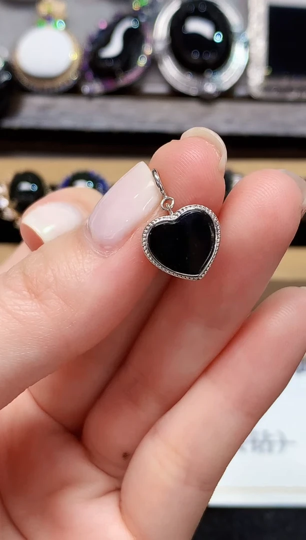 吊坠(不含链)18K金镶嵌翡翠GQY多样性发其一