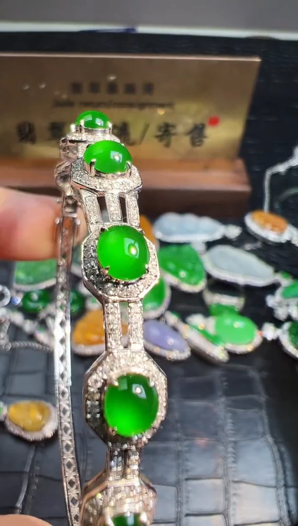 【闪购商品】翡翠手镯18K金镶嵌翡翠回流