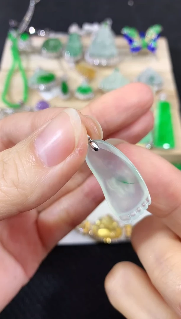 吊坠(不含链)18K金镶嵌翡翠132|3280