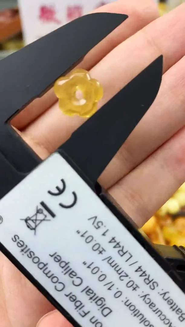 未镶嵌琥珀珠宝奇石4