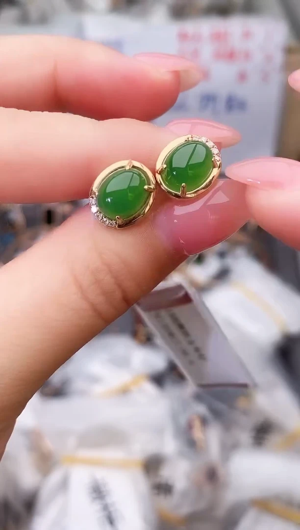 18K金镶嵌和田玉耳饰--专柜--