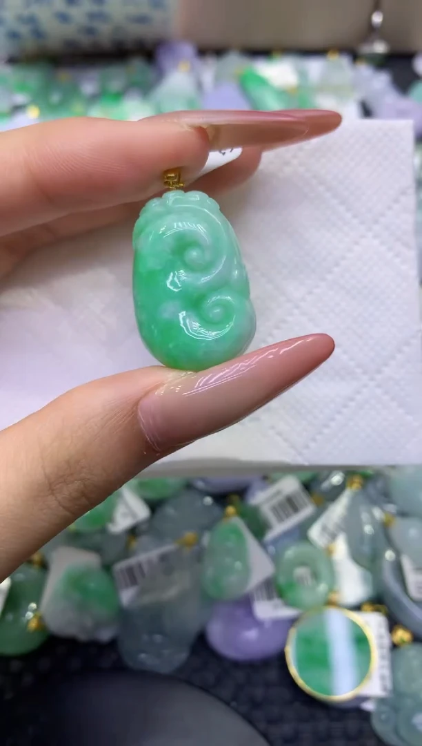 颈饰18K金镶嵌翡翠天然缅甸A货翡翠