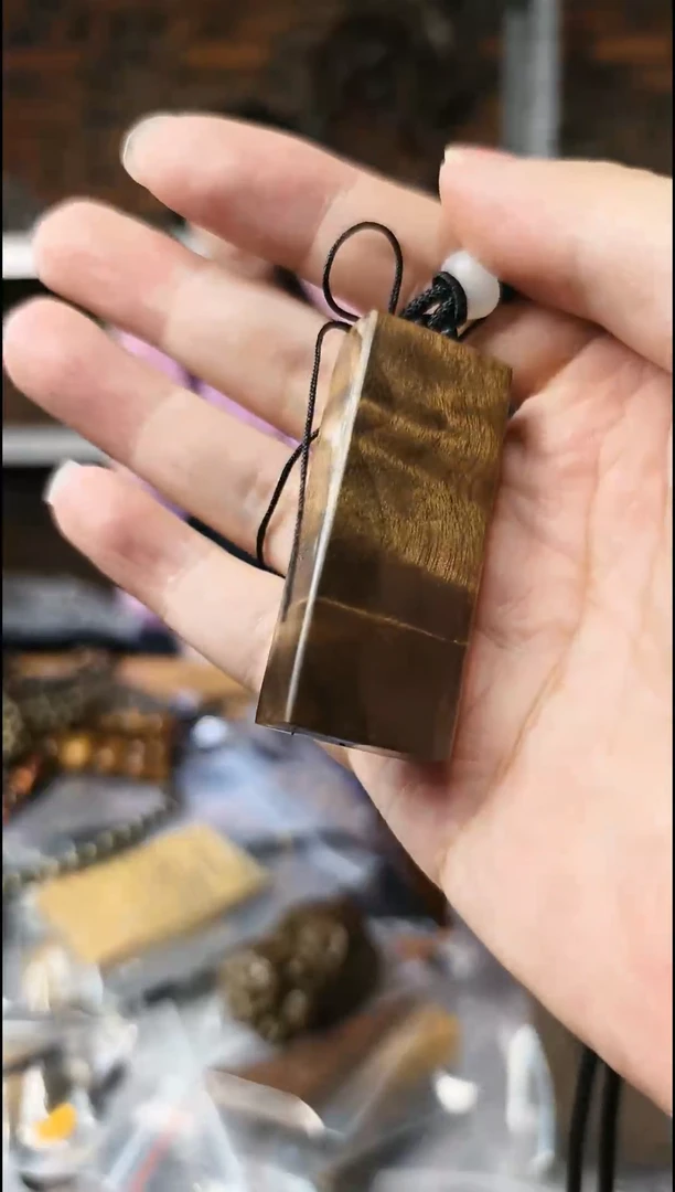 【闪购商品】金丝楠无事牌手把件